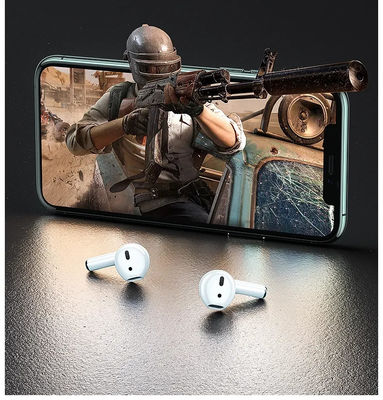 Hände geben Bluetooths drahtloses Hifi wahres drahtloses Stereospiel Earbuds des Spiel-Kopfhörer-BT5.3 frei